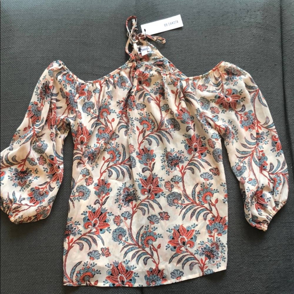 NWT BB Dakota top